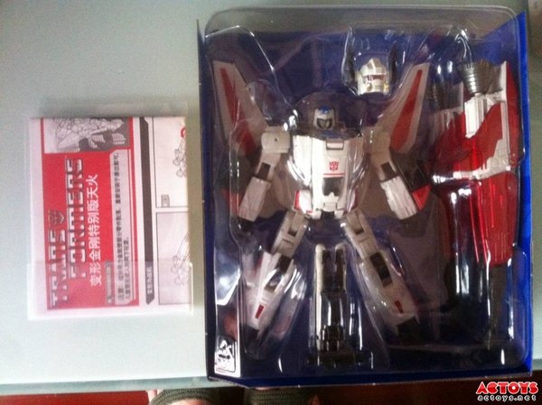 First Looks At Cybertron Con 2013 Henkei Jetfire Out Of The Box Images Show Exclusive Figure Details  (9 of 15)